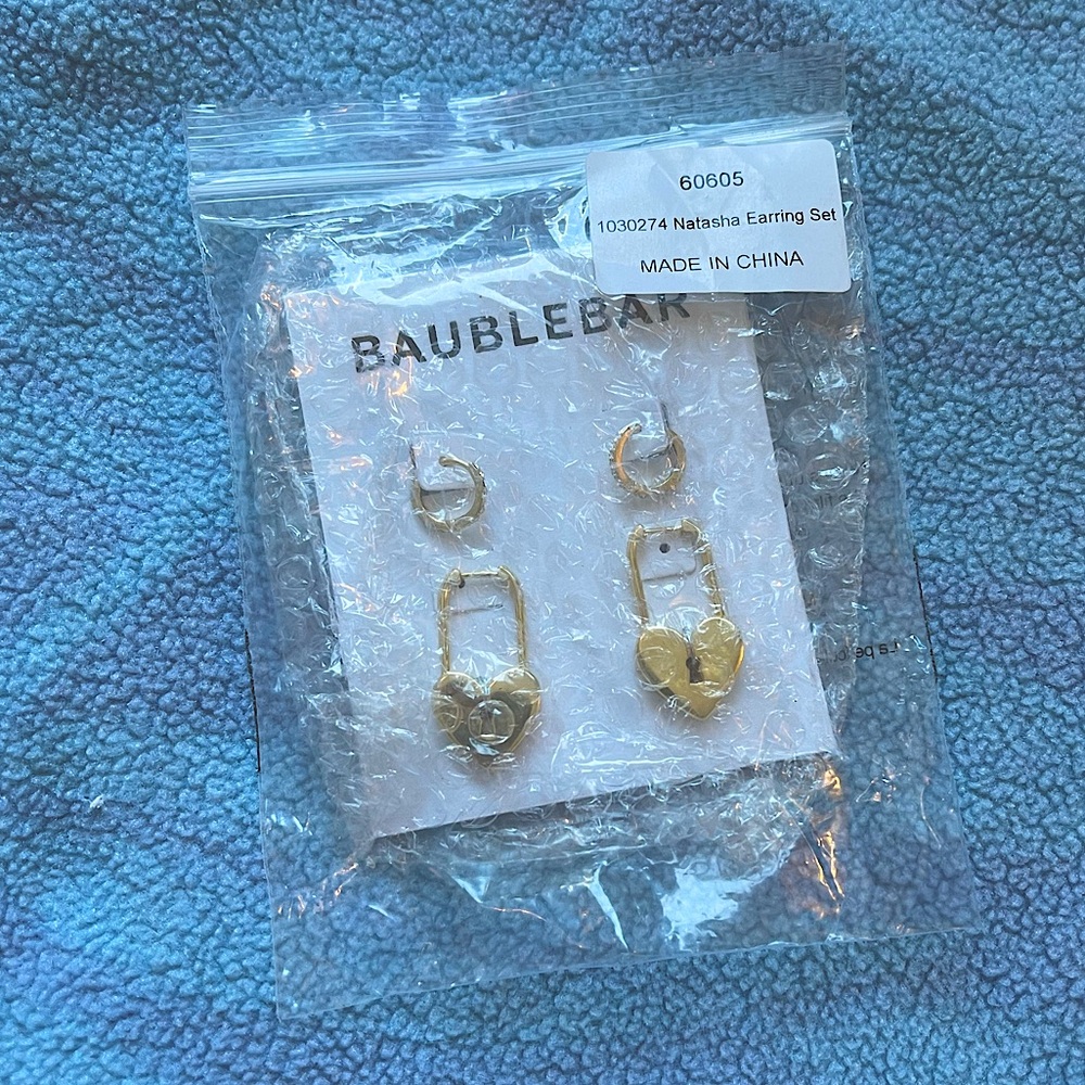 Natasha Earring Set 🔑💛 - Picture 2 of 2